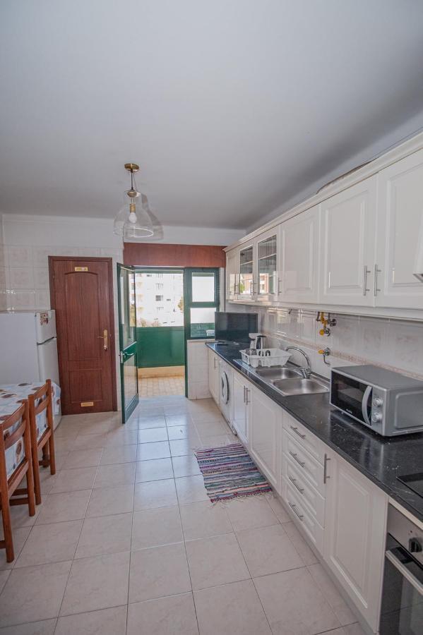 Charming Private Rooms In An Apartment A2 Penha - Faro Bagian luar foto