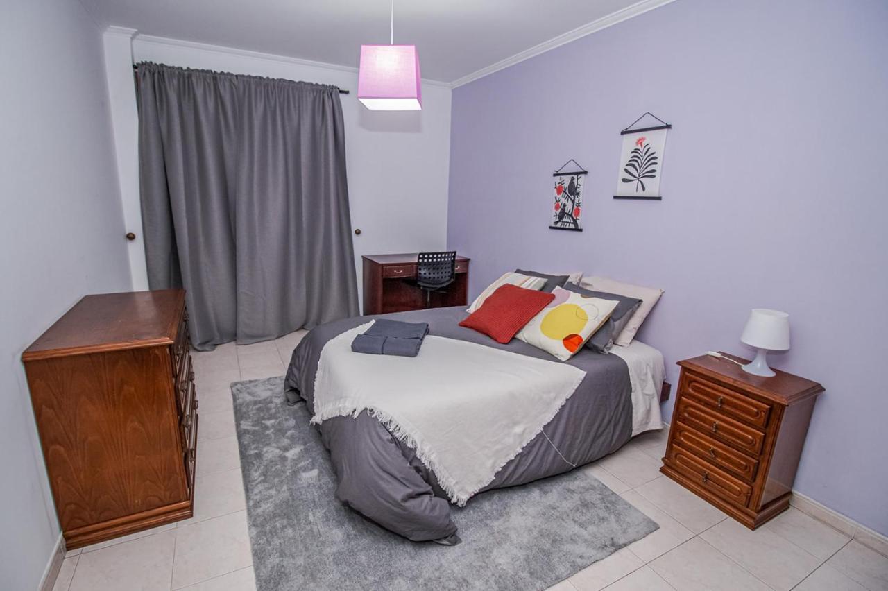 Charming Private Rooms In An Apartment A2 Penha - Faro Bagian luar foto
