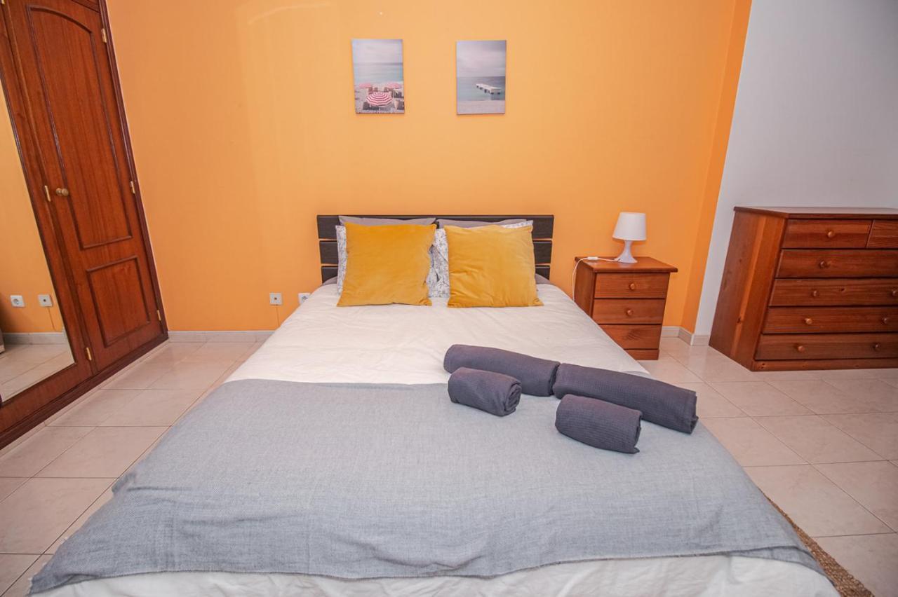 Charming Private Rooms In An Apartment A2 Penha - Faro Bagian luar foto