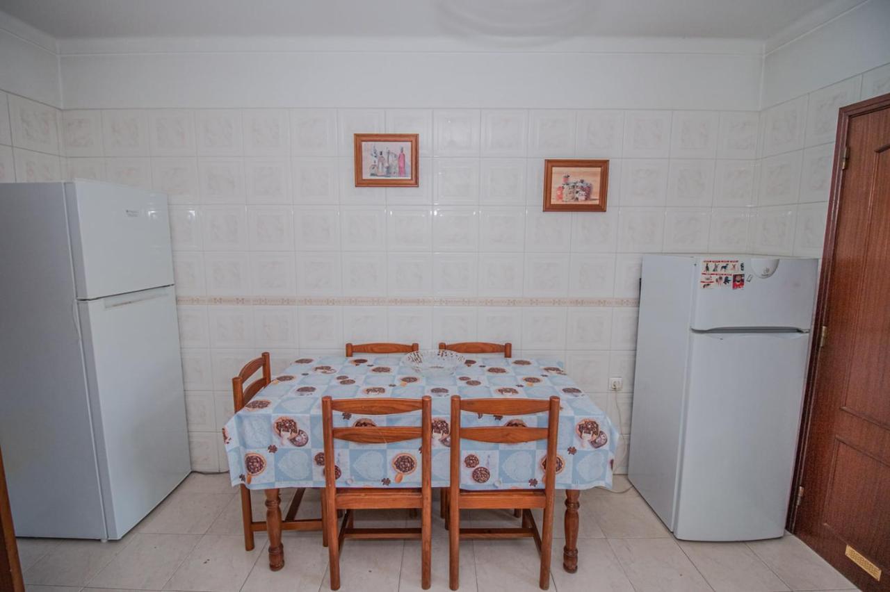 Charming Private Rooms In An Apartment A2 Penha - Faro Bagian luar foto