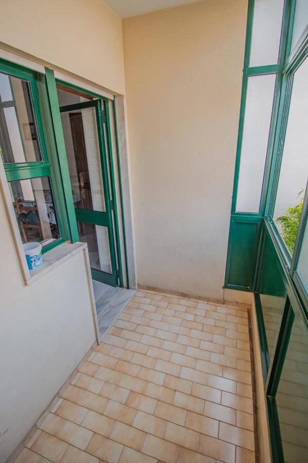 Charming Private Rooms In An Apartment A2 Penha - Faro Bagian luar foto